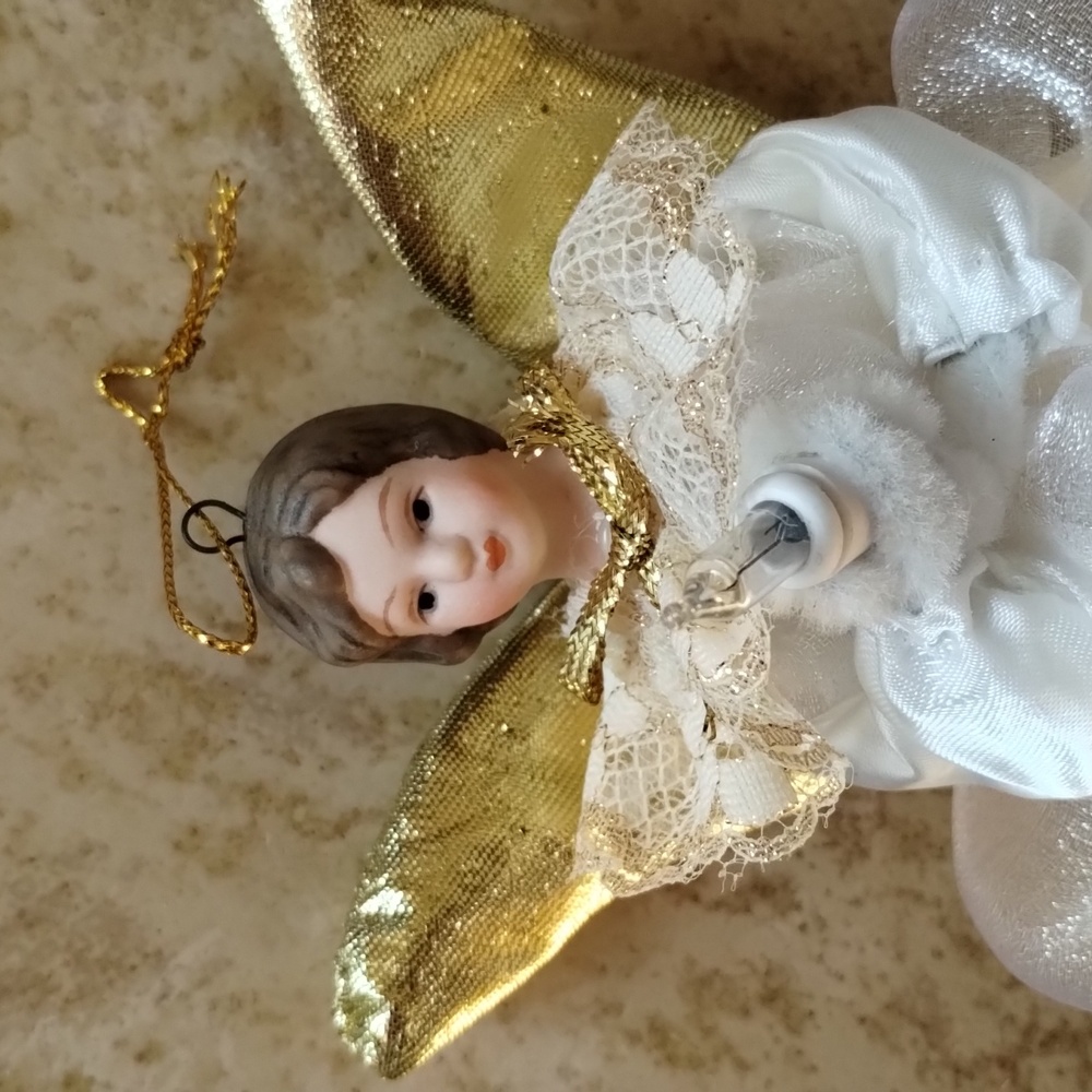 Angel Tree Topper - Picture 2 of 6